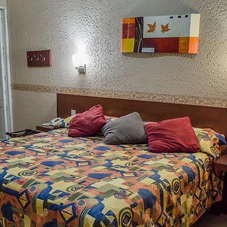 Hotel Posada Regis Guadalajara Esterno foto
