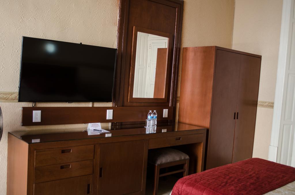 Hotel Posada Regis Guadalajara Esterno foto