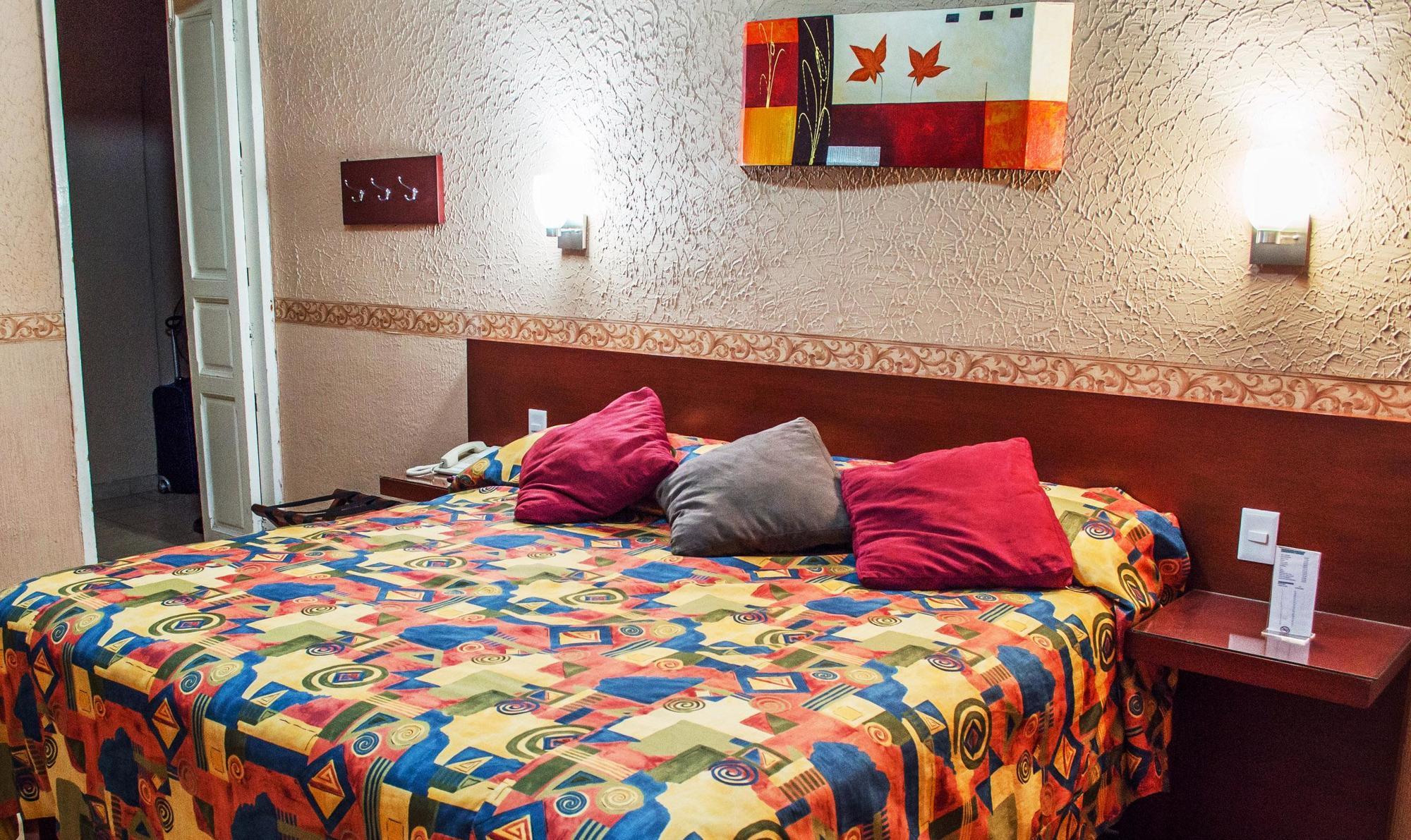 Hotel Posada Regis Guadalajara Esterno foto
